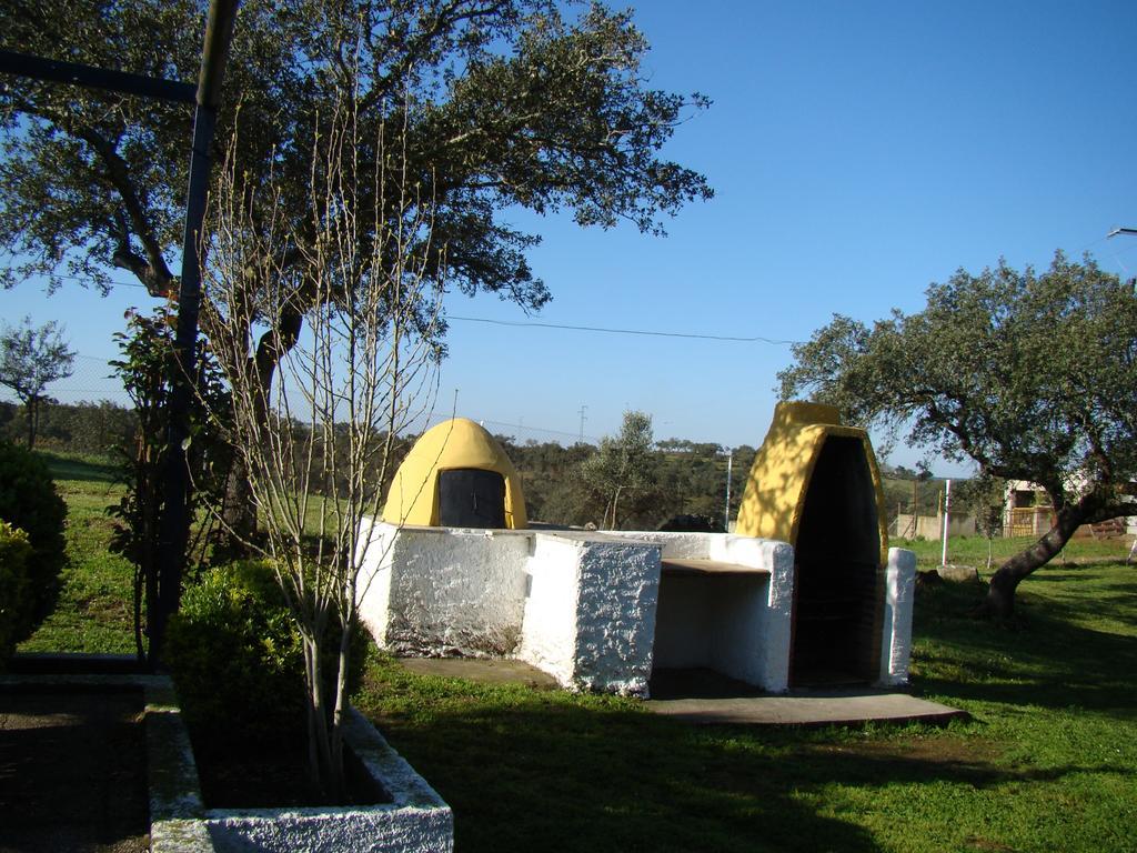 Finca Dehesa Tres Riveros Herrera de Alcántara Exterior photo